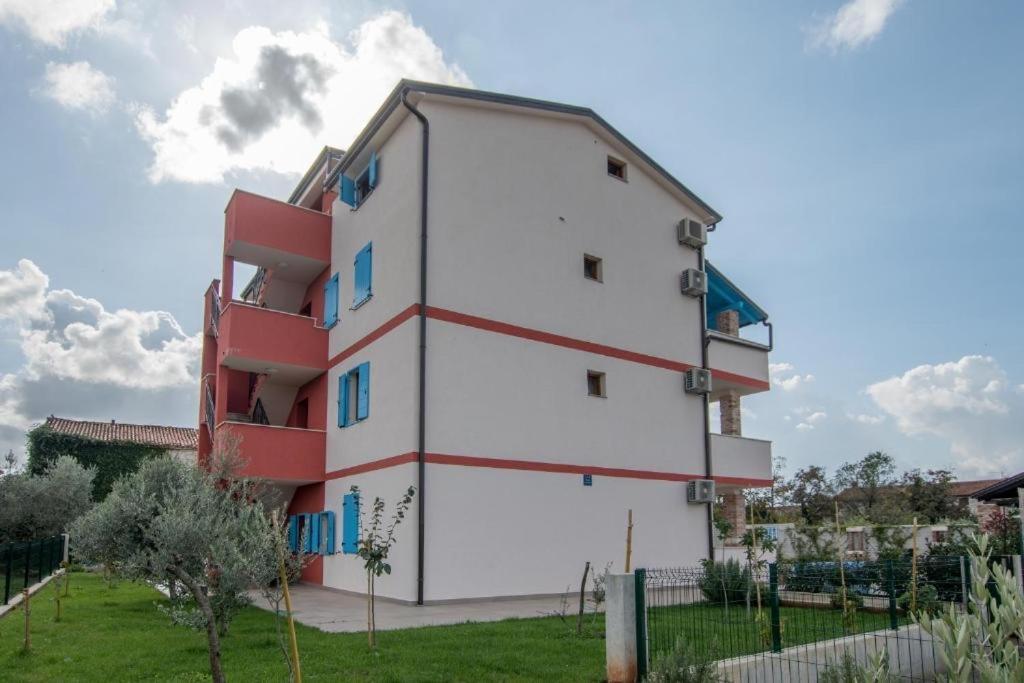 Lina Apartment *